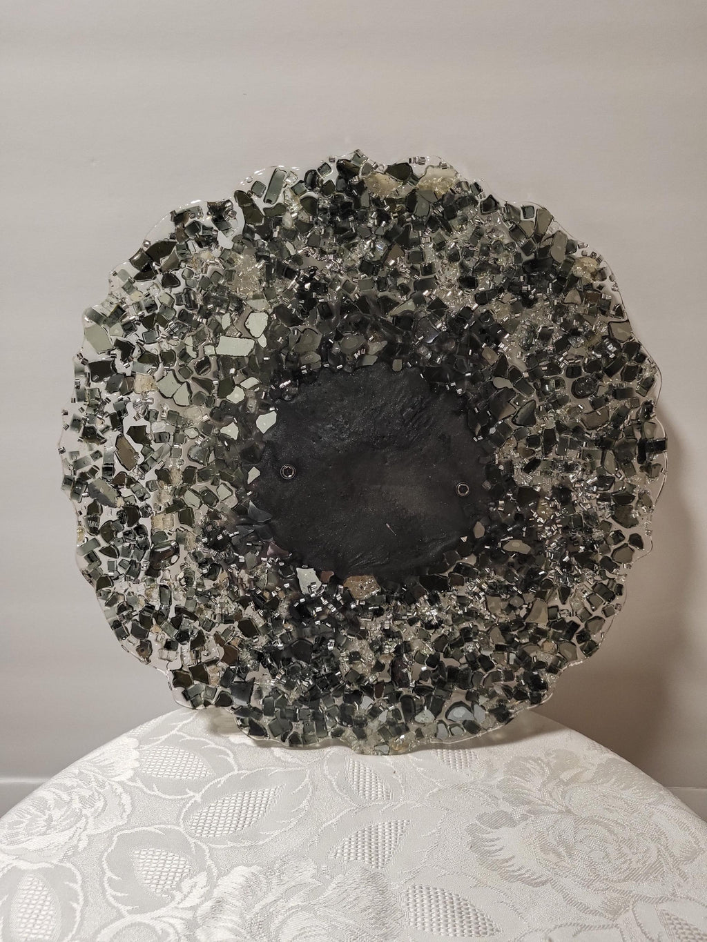 Hand-Designed 3D Crystallized Decorative Artwork – Elegant Display Tray