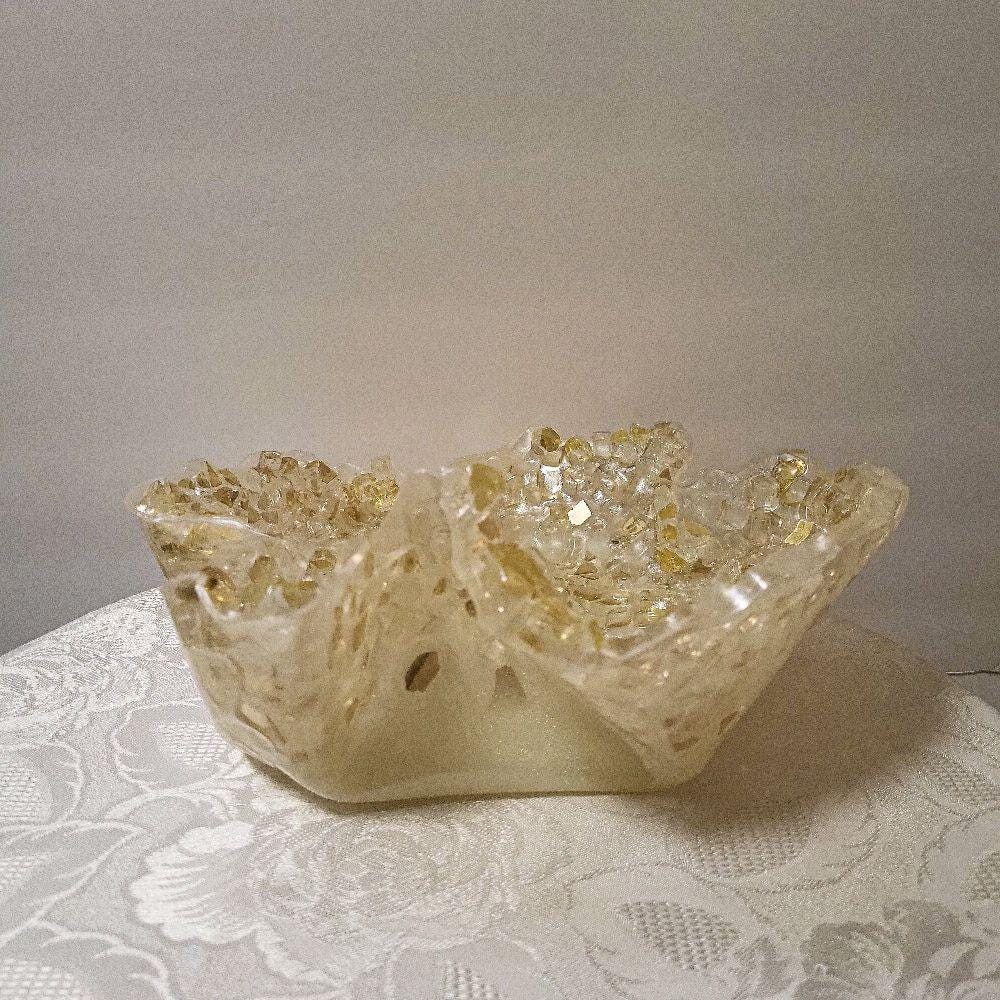 Resin Decorative Bowl - Elegant Gold Finish Home Decor