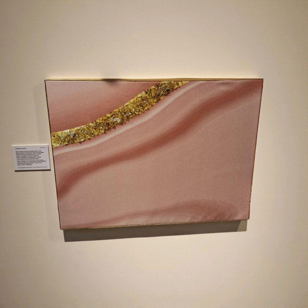 Entrepreneur Artist of 3D elegant unique abstract artwork paintings, hand-designed with crystals encased. Size 18x24