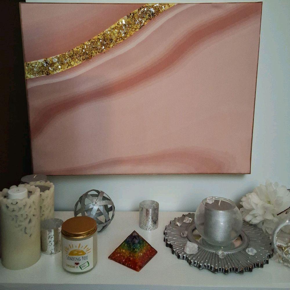 Entrepreneur Artist of 3D elegant unique abstract artwork paintings, hand-designed with crystals encased. Size 18x24