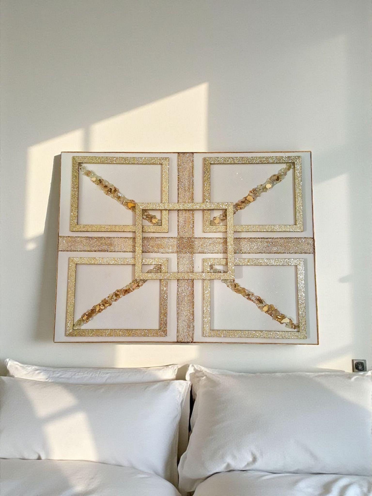 3D Gold Crystallized Abstract Artwork - Elegant Geometric Decor (18x24)