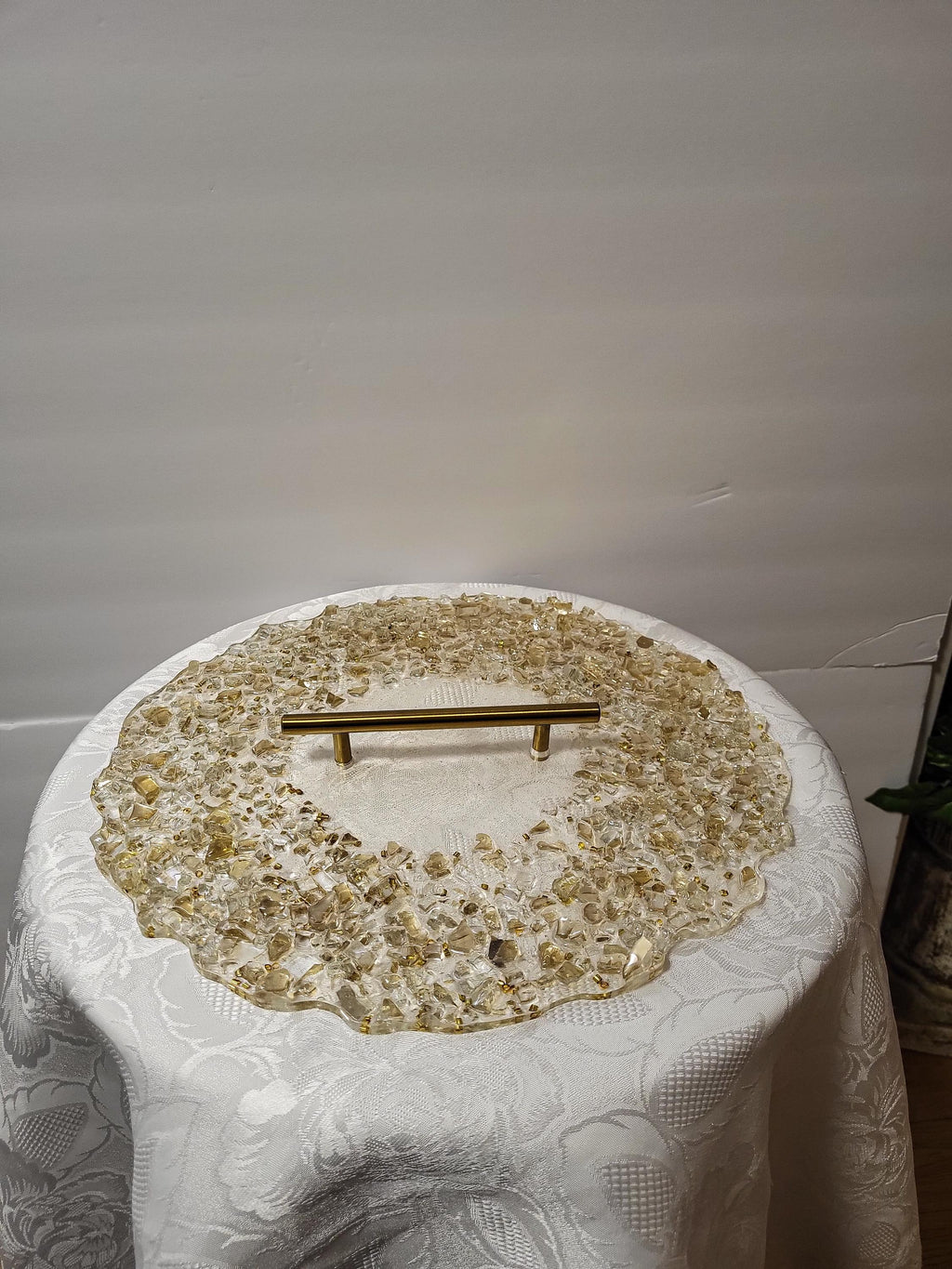 Hand-Designed Gold & Clear Crystal Tray - Elegant 3D Organizer