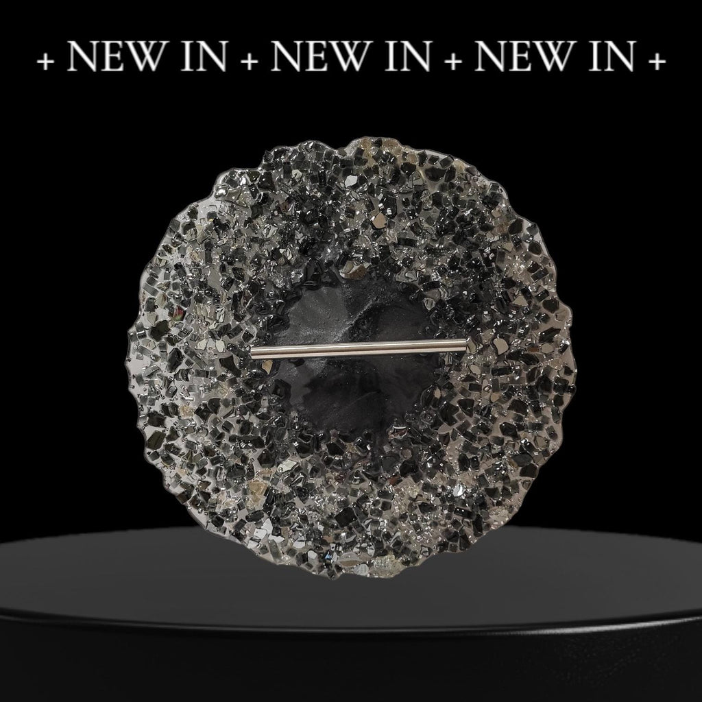 Hand-Designed 3D Crystallized Decorative Artwork – Elegant Display Tray