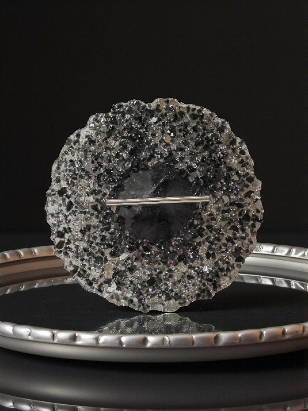 Hand-Designed 3D Crystallized Decorative Artwork – Elegant Display Tray