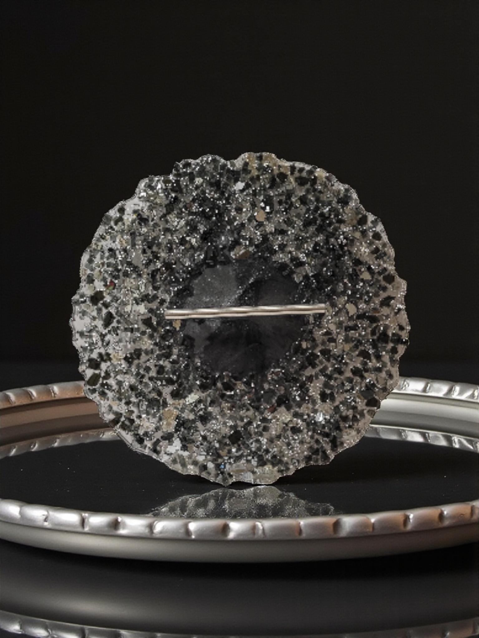 Hand-Designed 3D Crystallized Decorative Artwork – Elegant Display Tray