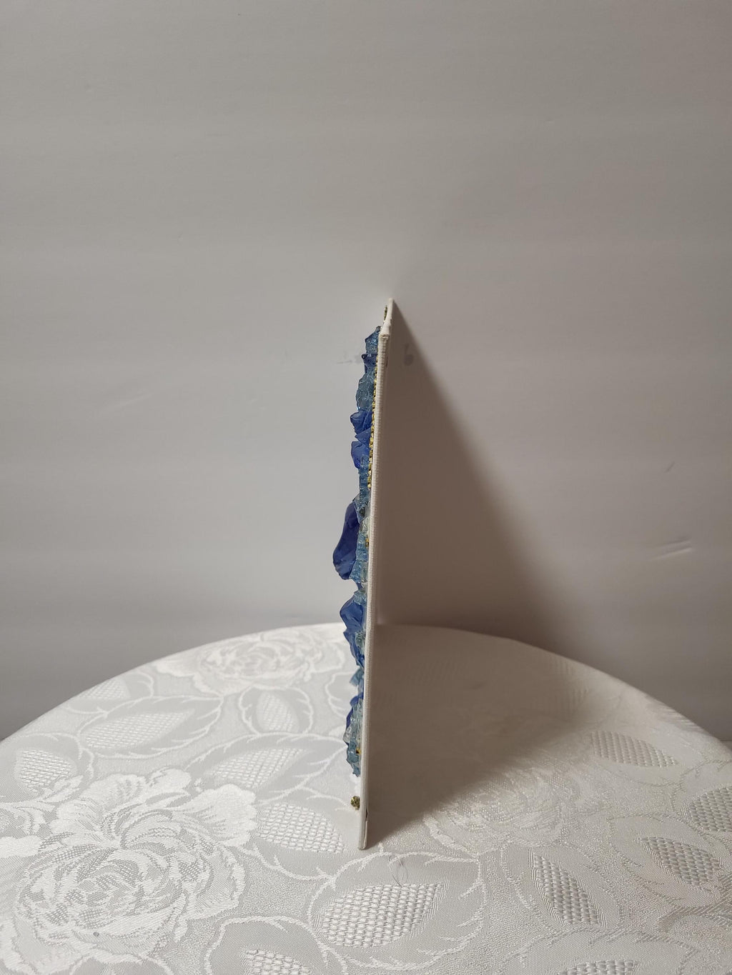 Hand-Designed Resin Blue Stone Hanging Decor, Elegant 3D Art