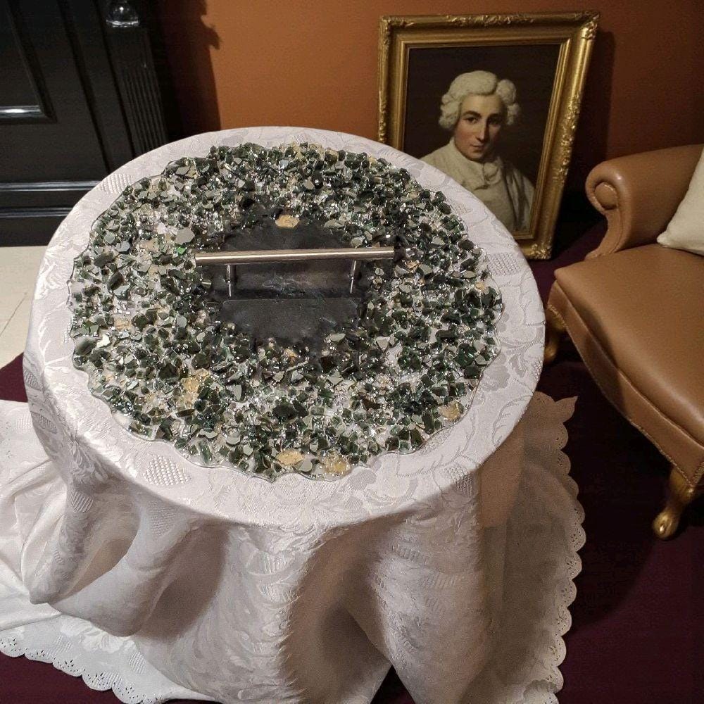 Hand-Designed 3D Crystallized Decorative Artwork – Elegant Display Tray