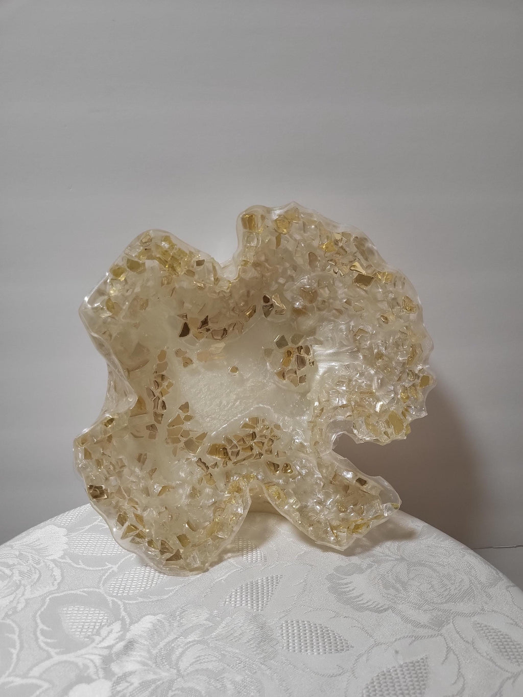 Resin Decorative Bowl - Elegant Gold Finish Home Decor