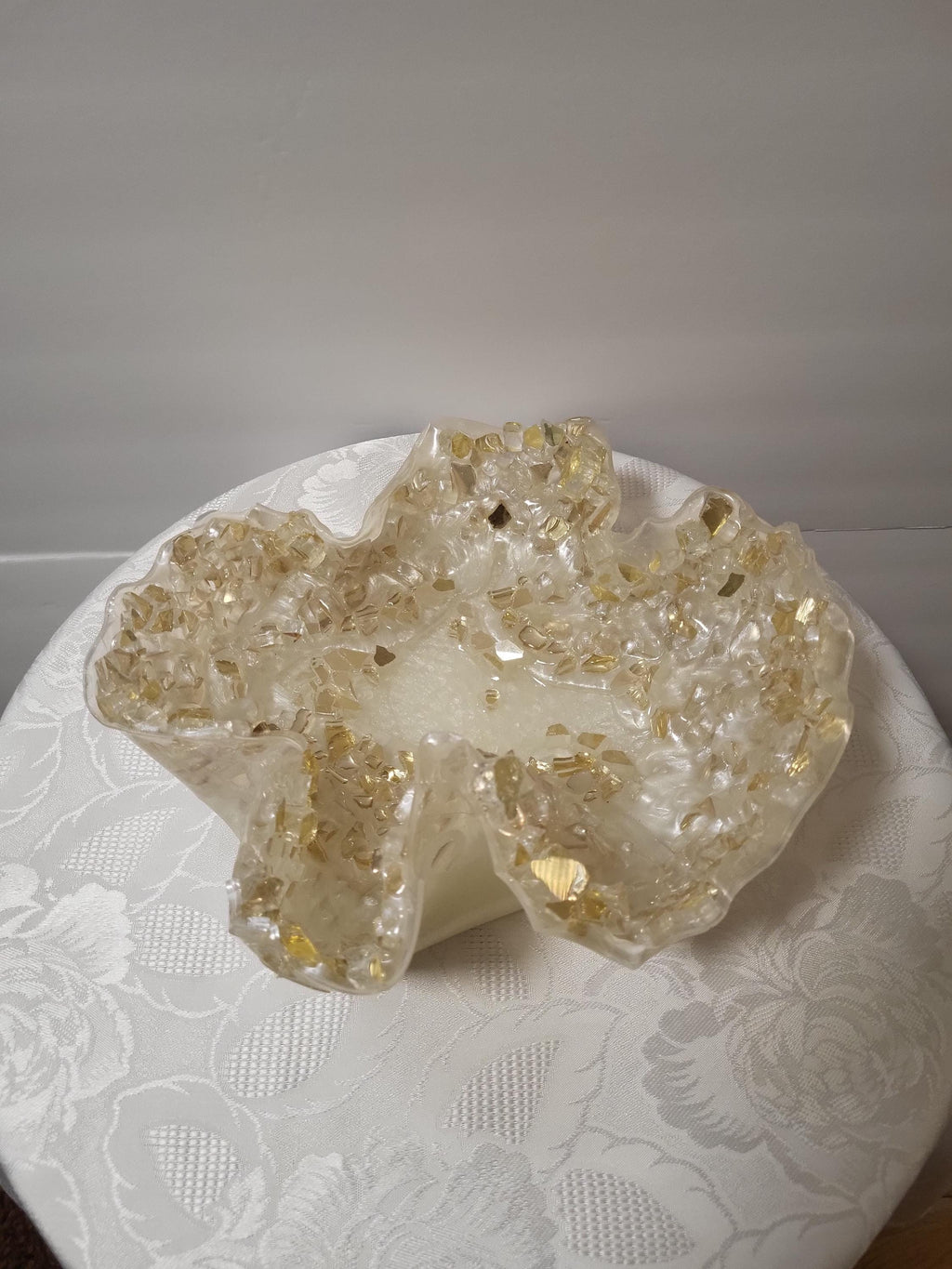 Resin Decorative Bowl - Elegant Gold Finish Home Decor