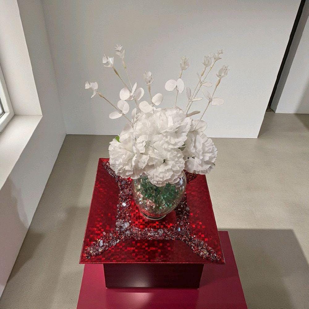 Red Crush Glass Crystal Charger Plate – Holiday Display, 13x13 Elegant Design