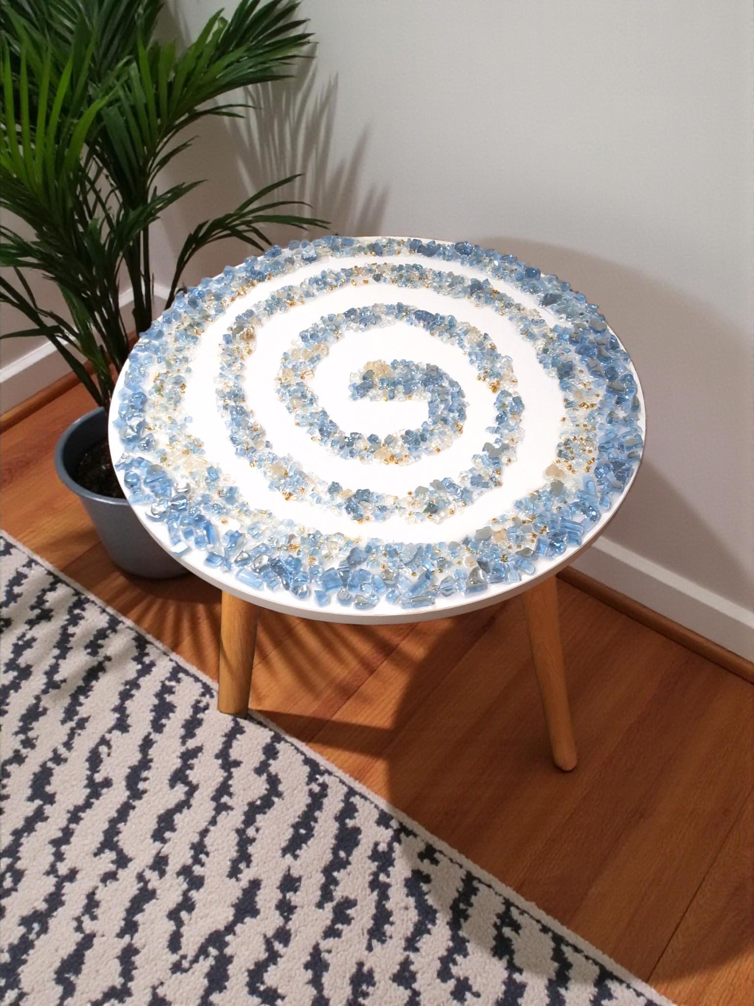 3D Crystallized Decor Table, Elegant Artwork Design