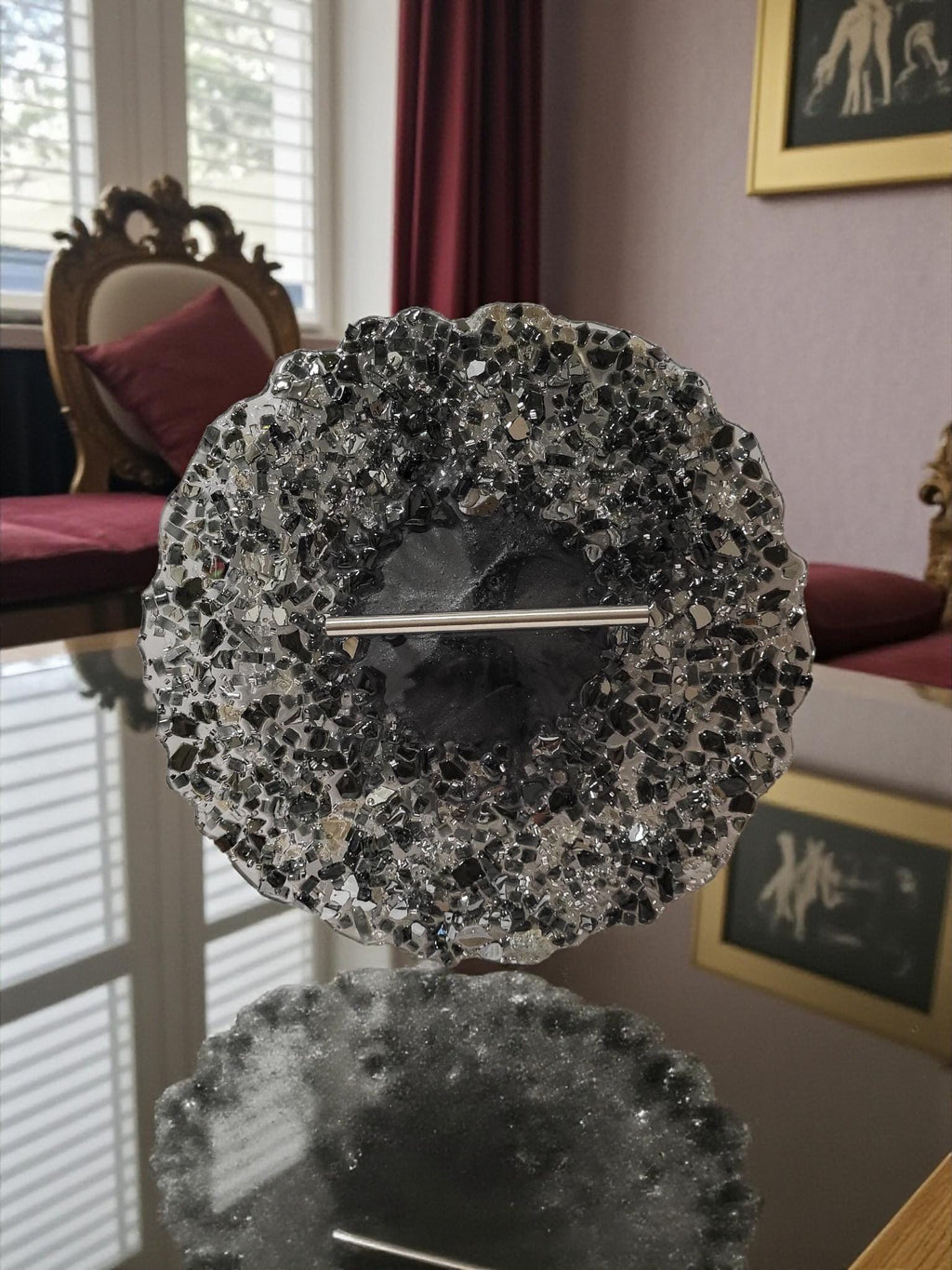 Hand-Designed 3D Crystallized Decorative Artwork – Elegant Display Tray
