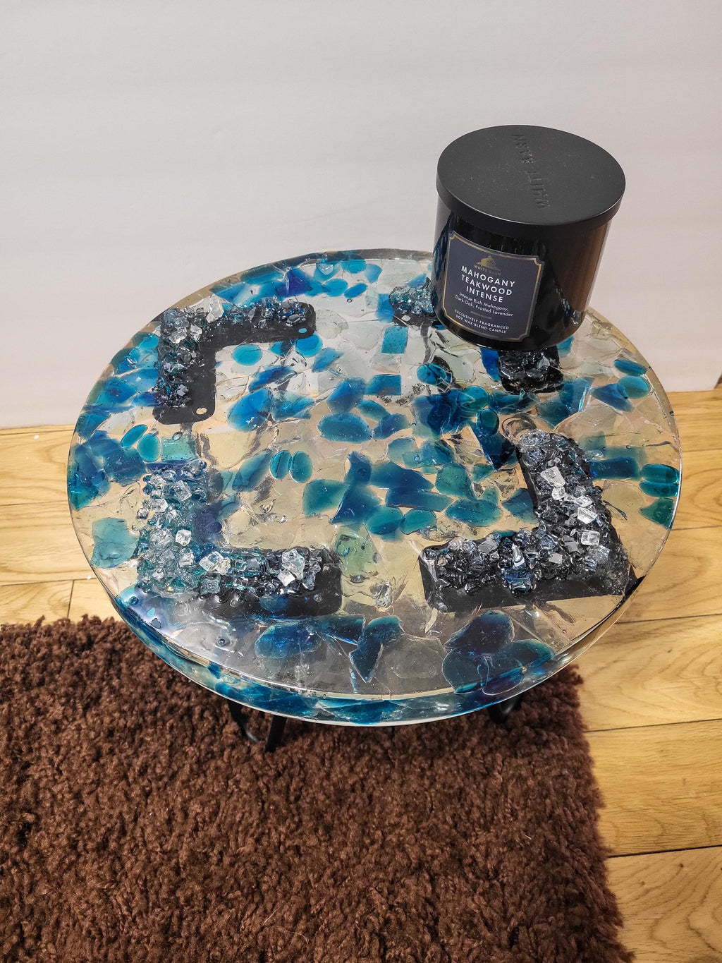 Bluish Green and Clear hand-designed Resin Artwork Table with Crystals: Accent Decor Table