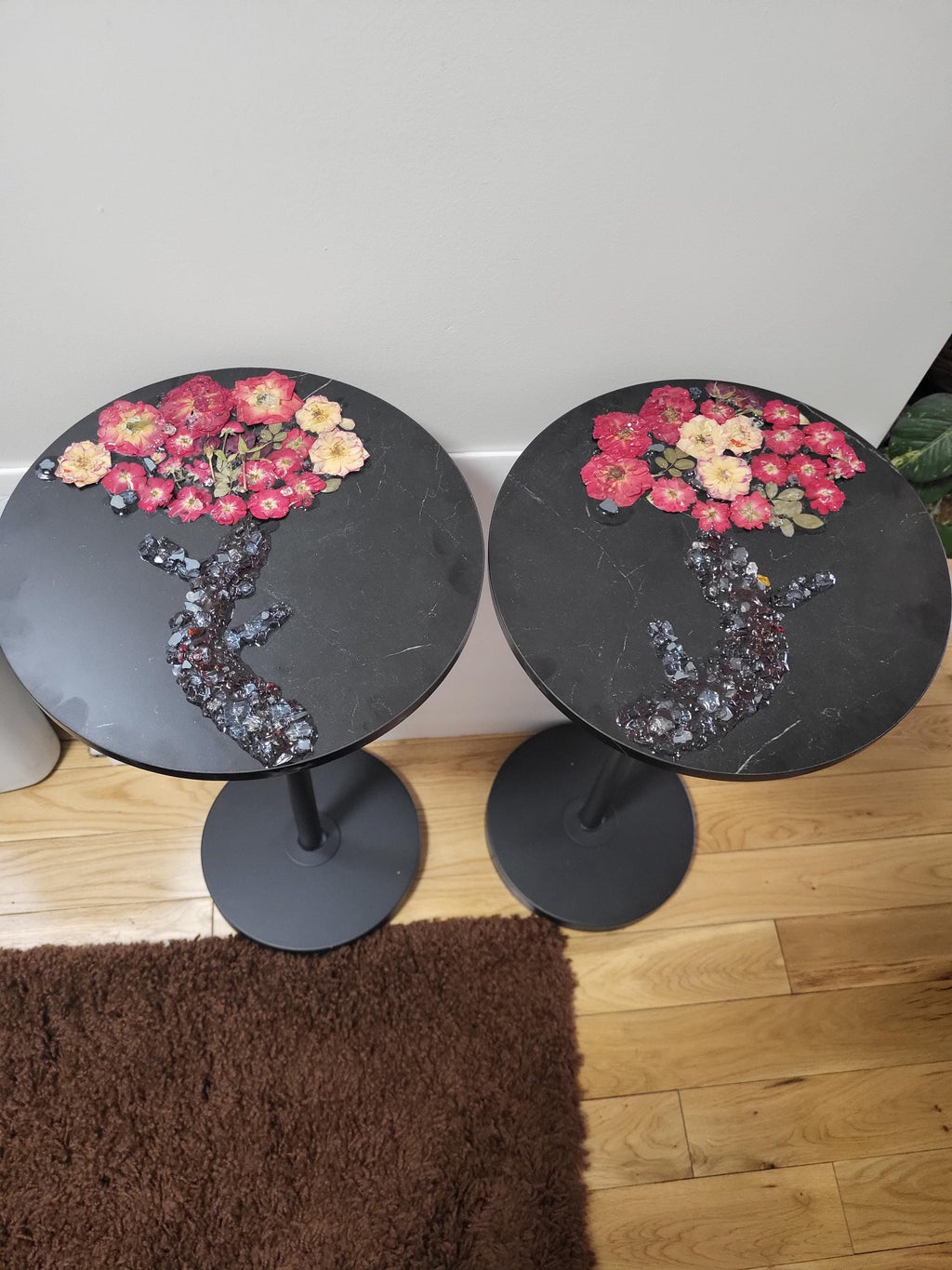 3D Resin Floral Stylish Rose Artwork Table with Crystals: Accent Decor
