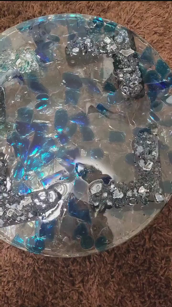 Bluish Green and Clear hand-designed Resin Artwork Table with Crystals: Accent Decor Table