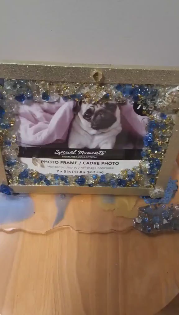 Elegant 3D Abstract Artwork in 5x7 Crystallized Frame – Blue & White with Gold Glitter Edges